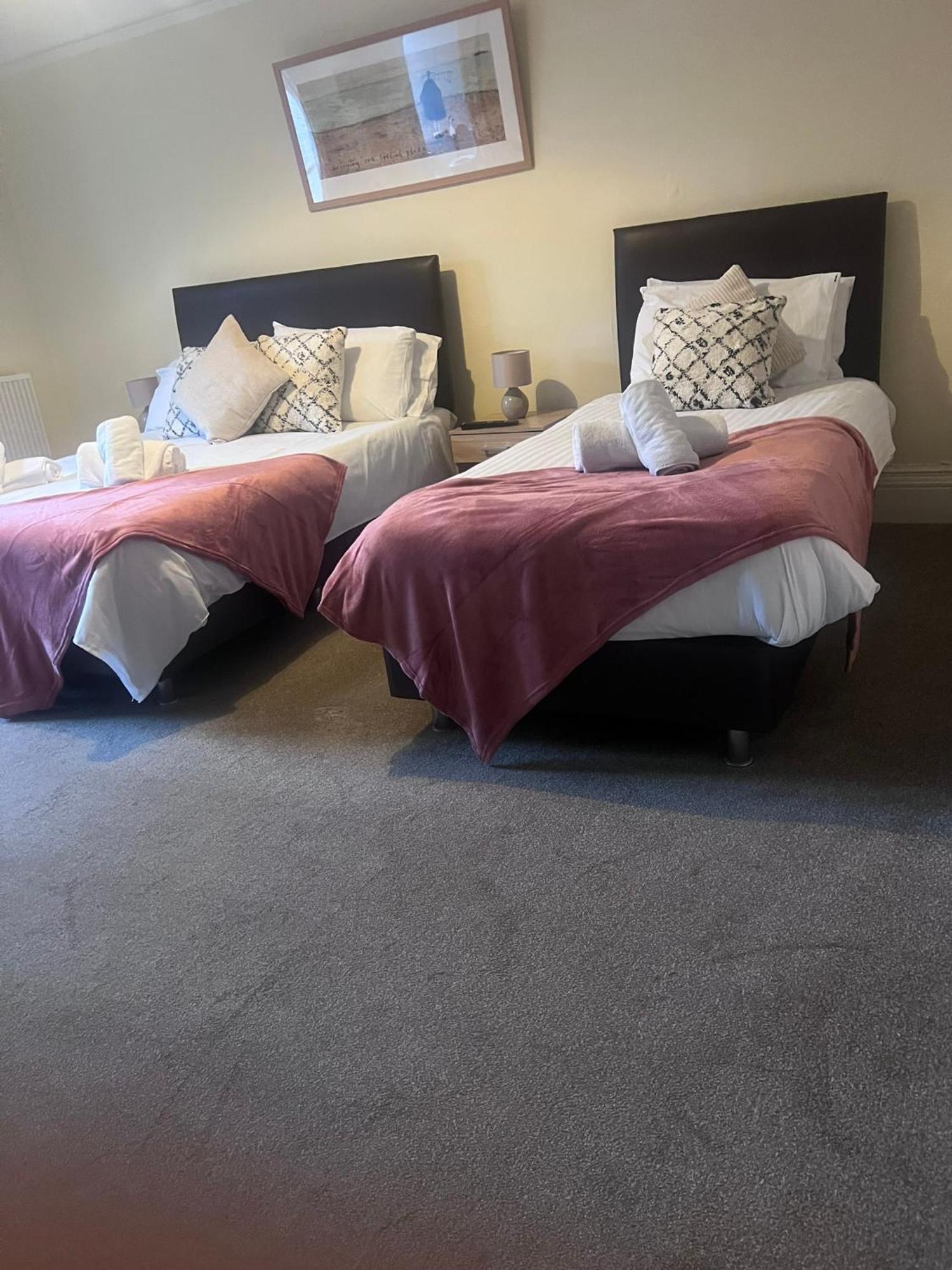 The Crown Hotel Lynton Bagian luar foto