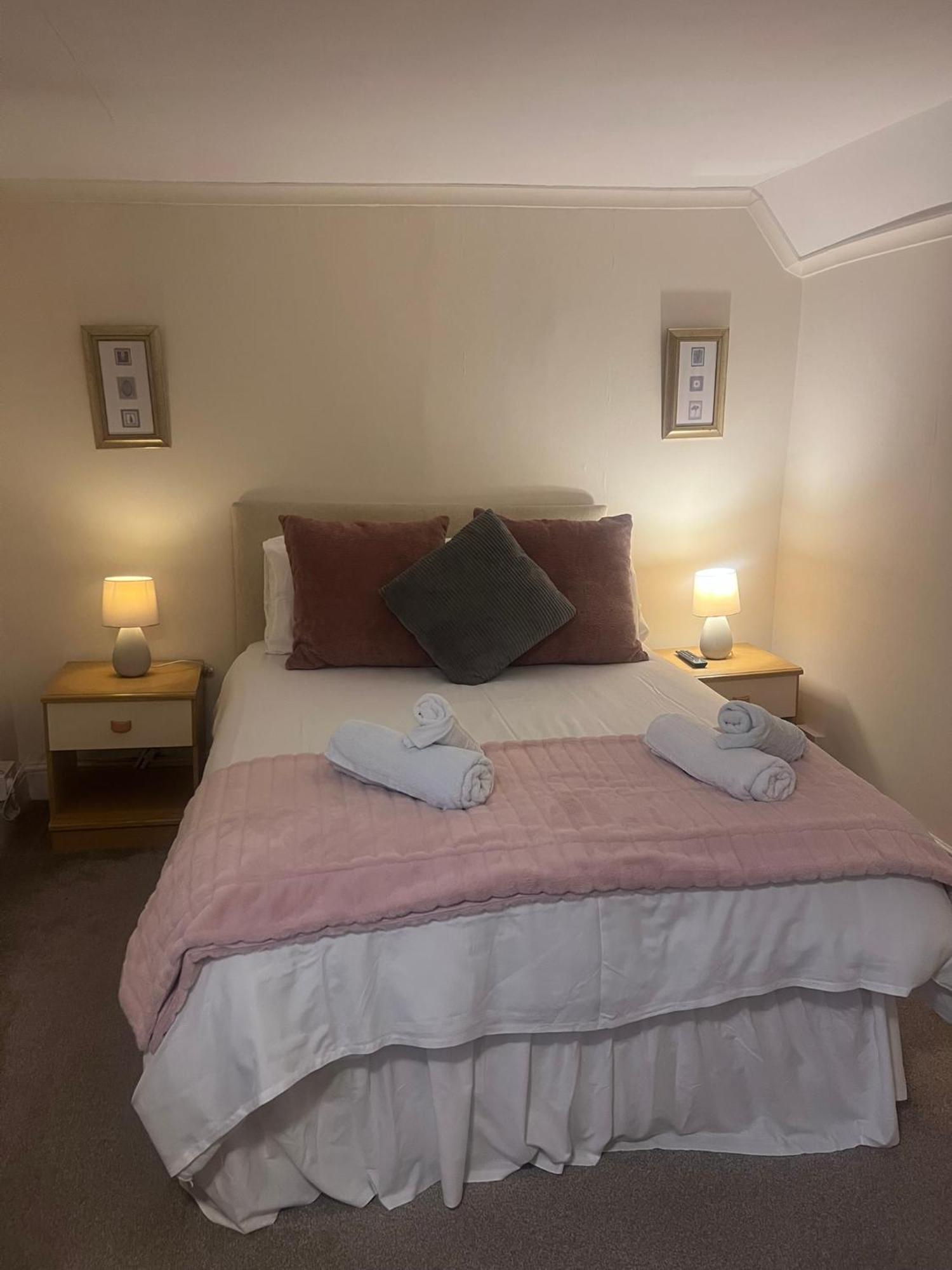 The Crown Hotel Lynton Bagian luar foto