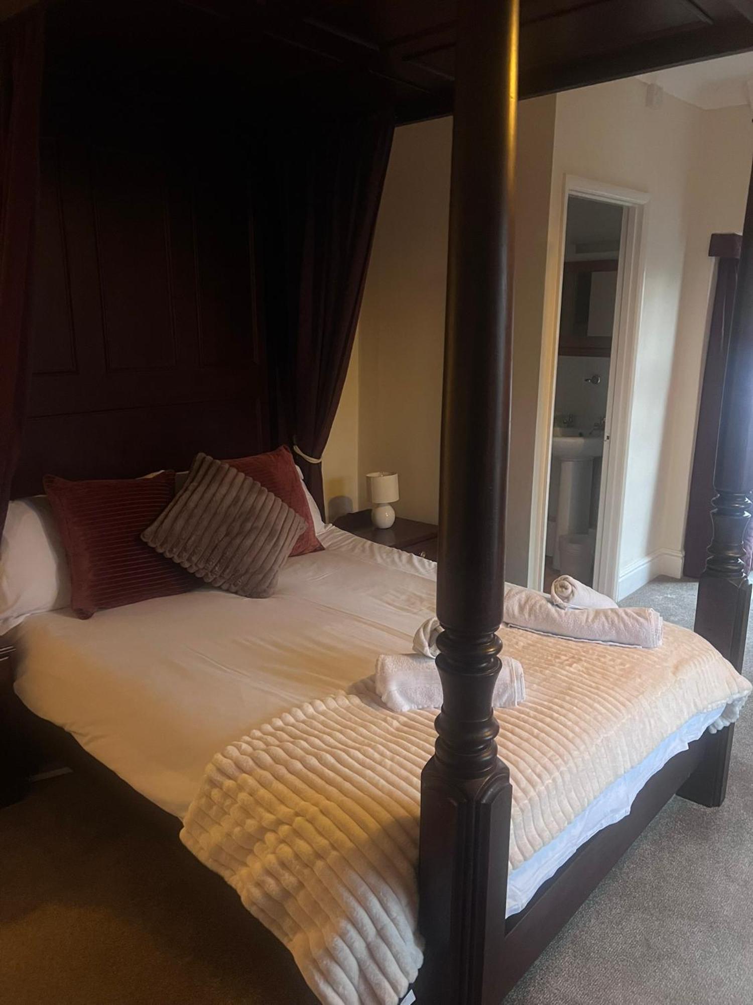 The Crown Hotel Lynton Bagian luar foto