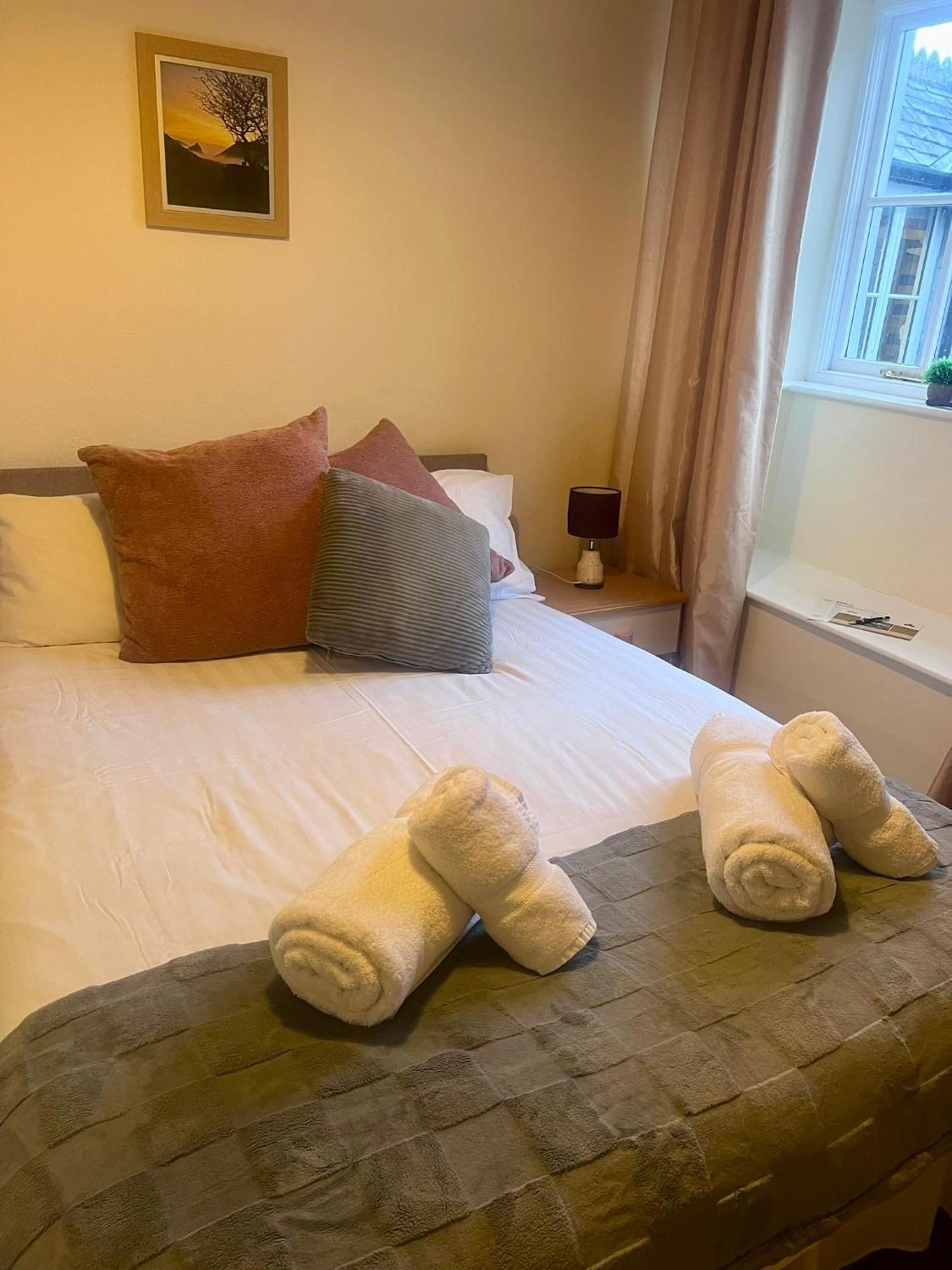 The Crown Hotel Lynton Bagian luar foto