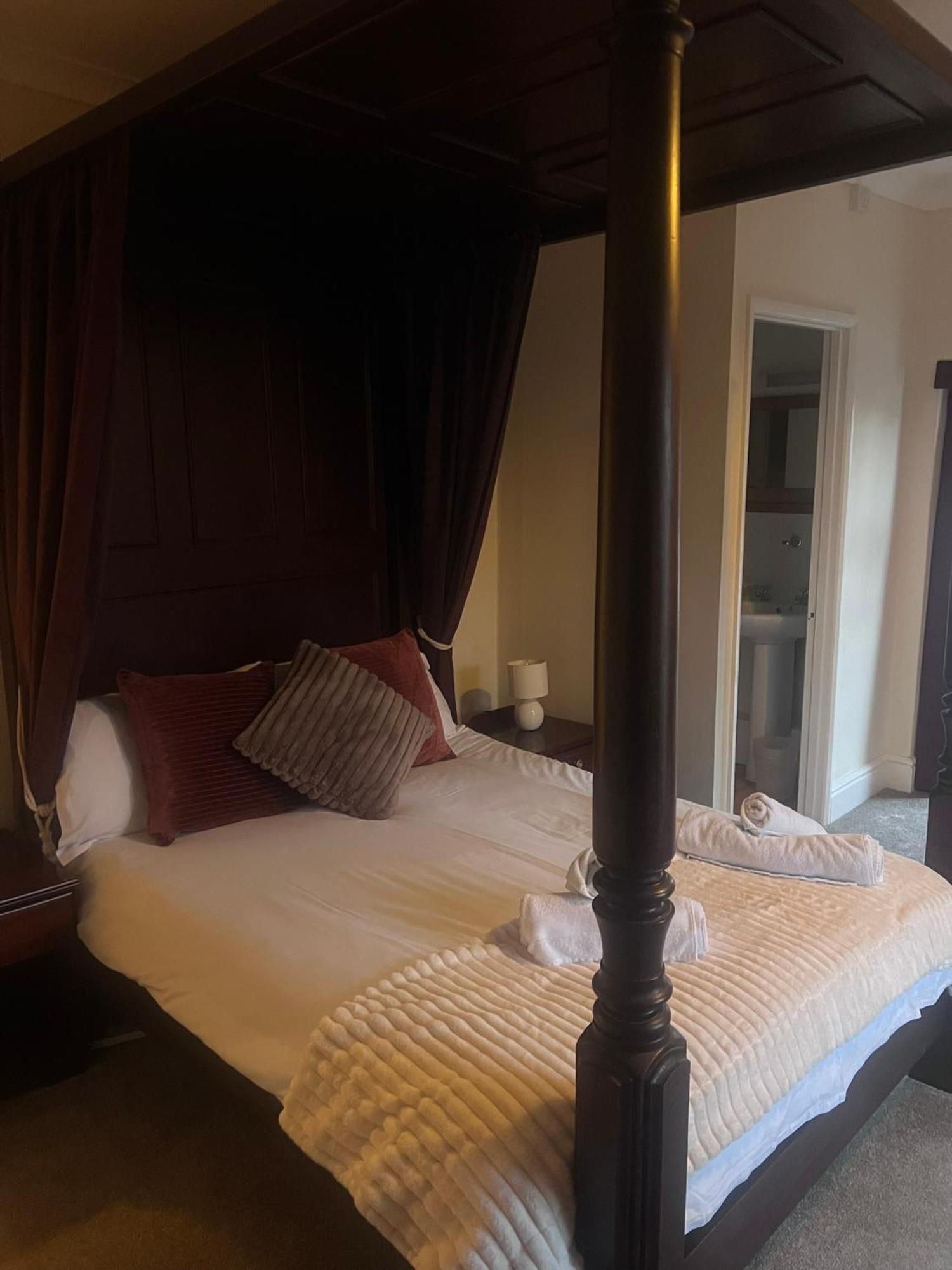 The Crown Hotel Lynton Bagian luar foto