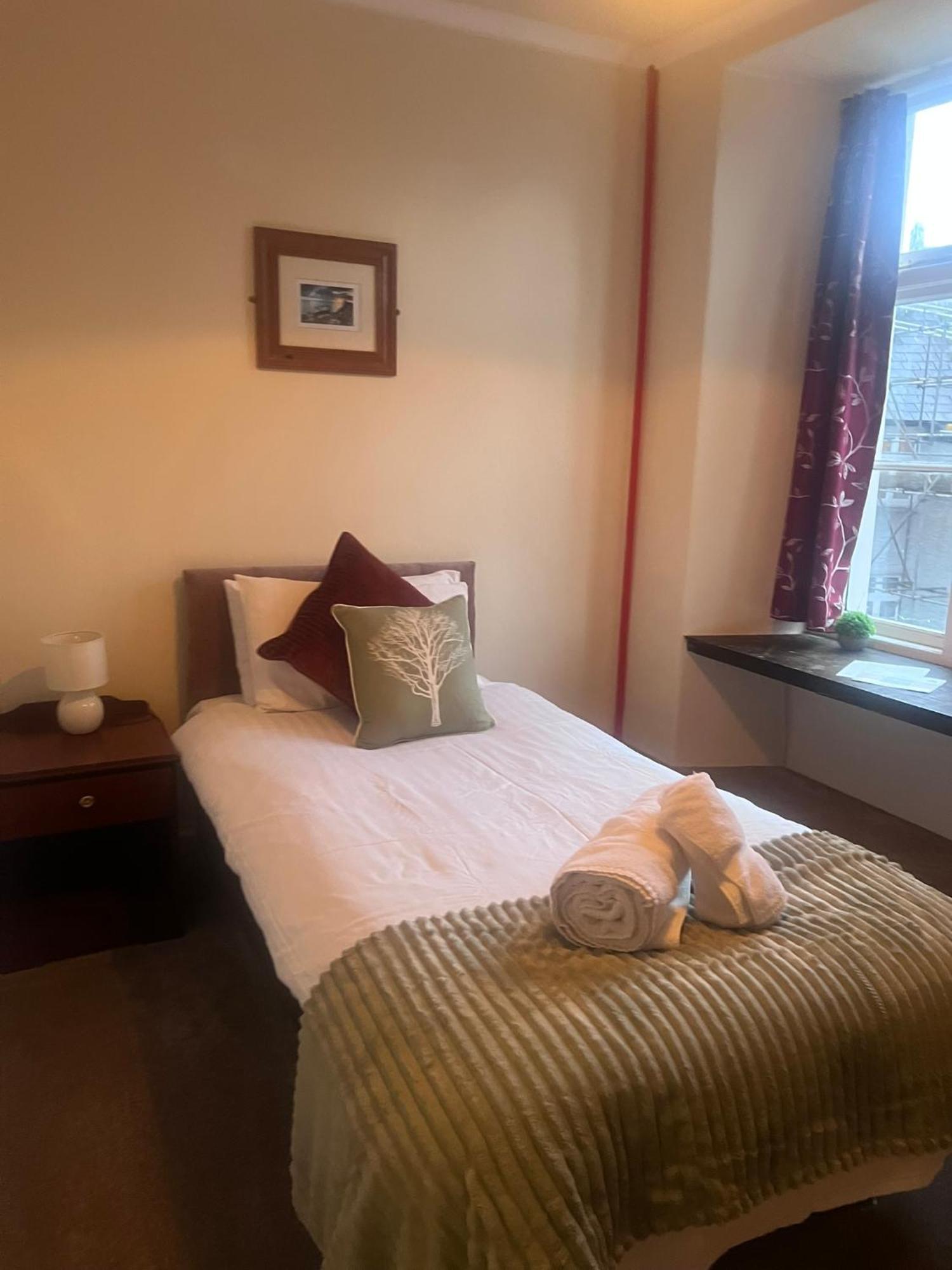 The Crown Hotel Lynton Bagian luar foto