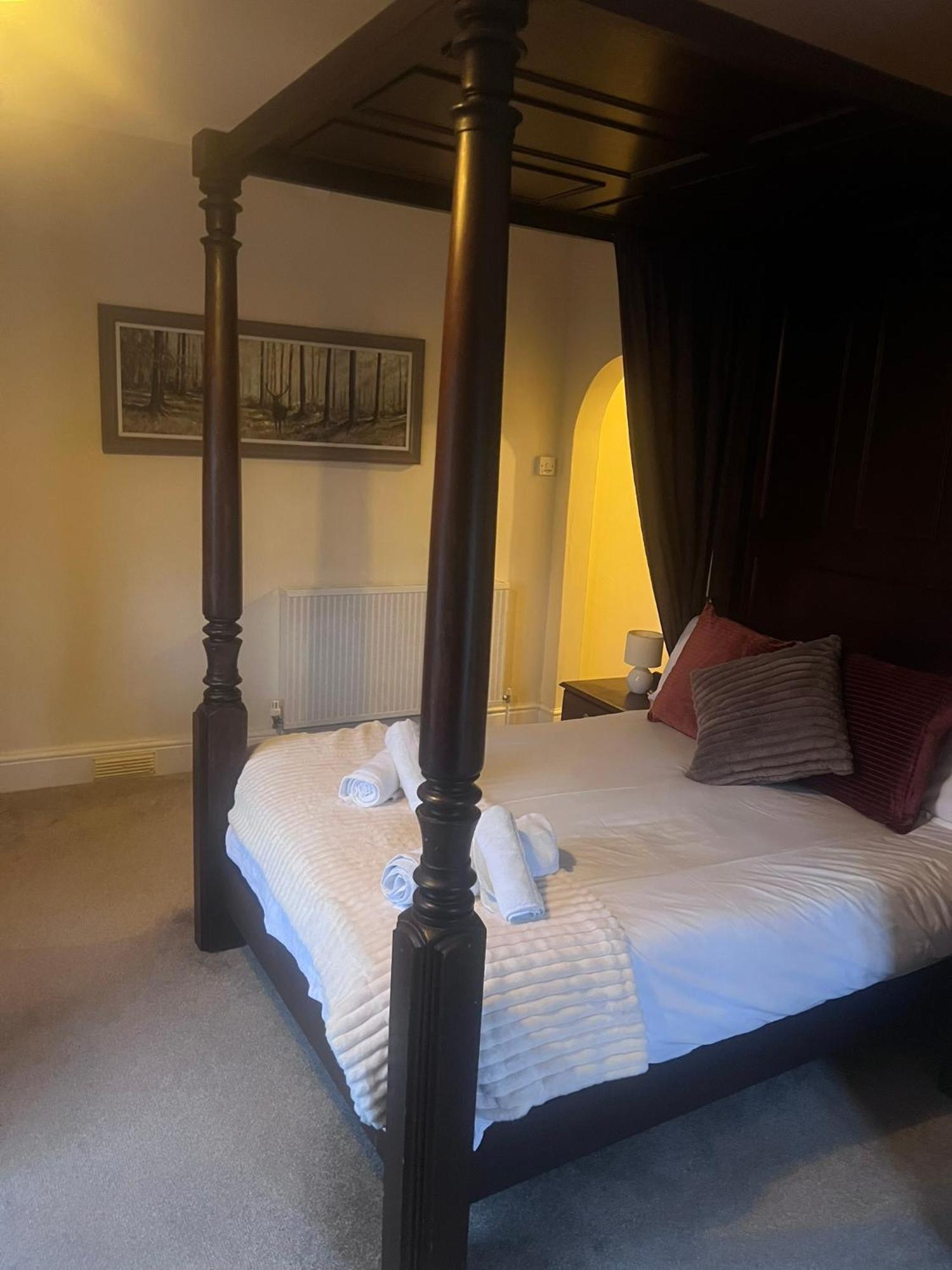 The Crown Hotel Lynton Bagian luar foto