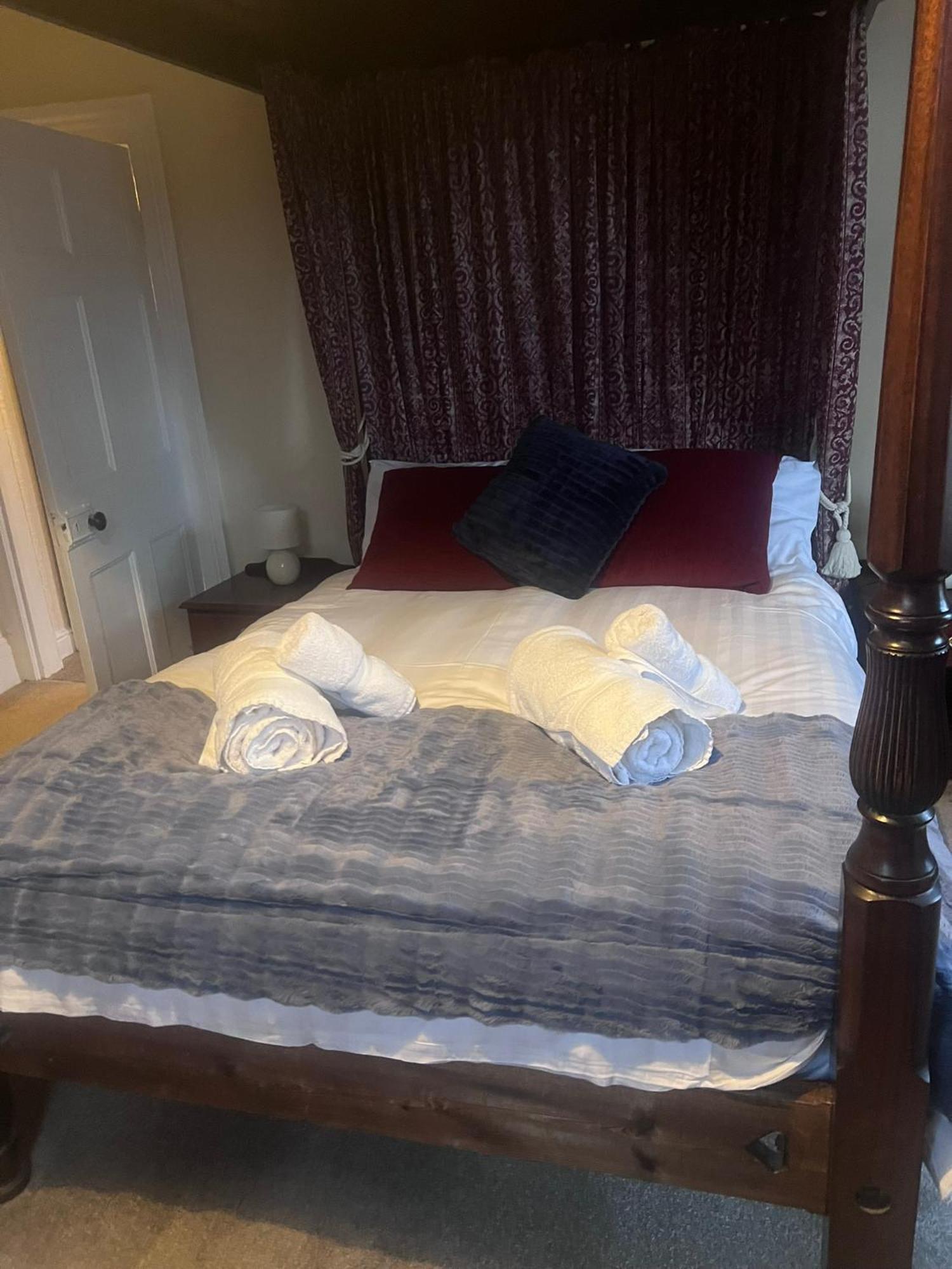 The Crown Hotel Lynton Bagian luar foto