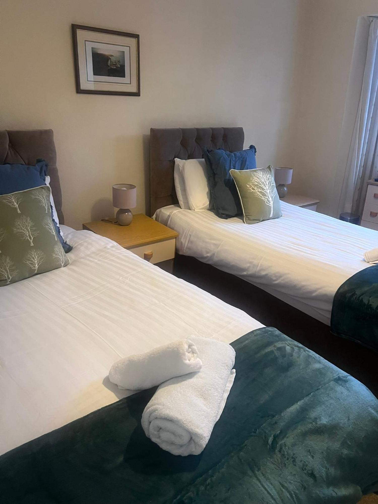 The Crown Hotel Lynton Bagian luar foto