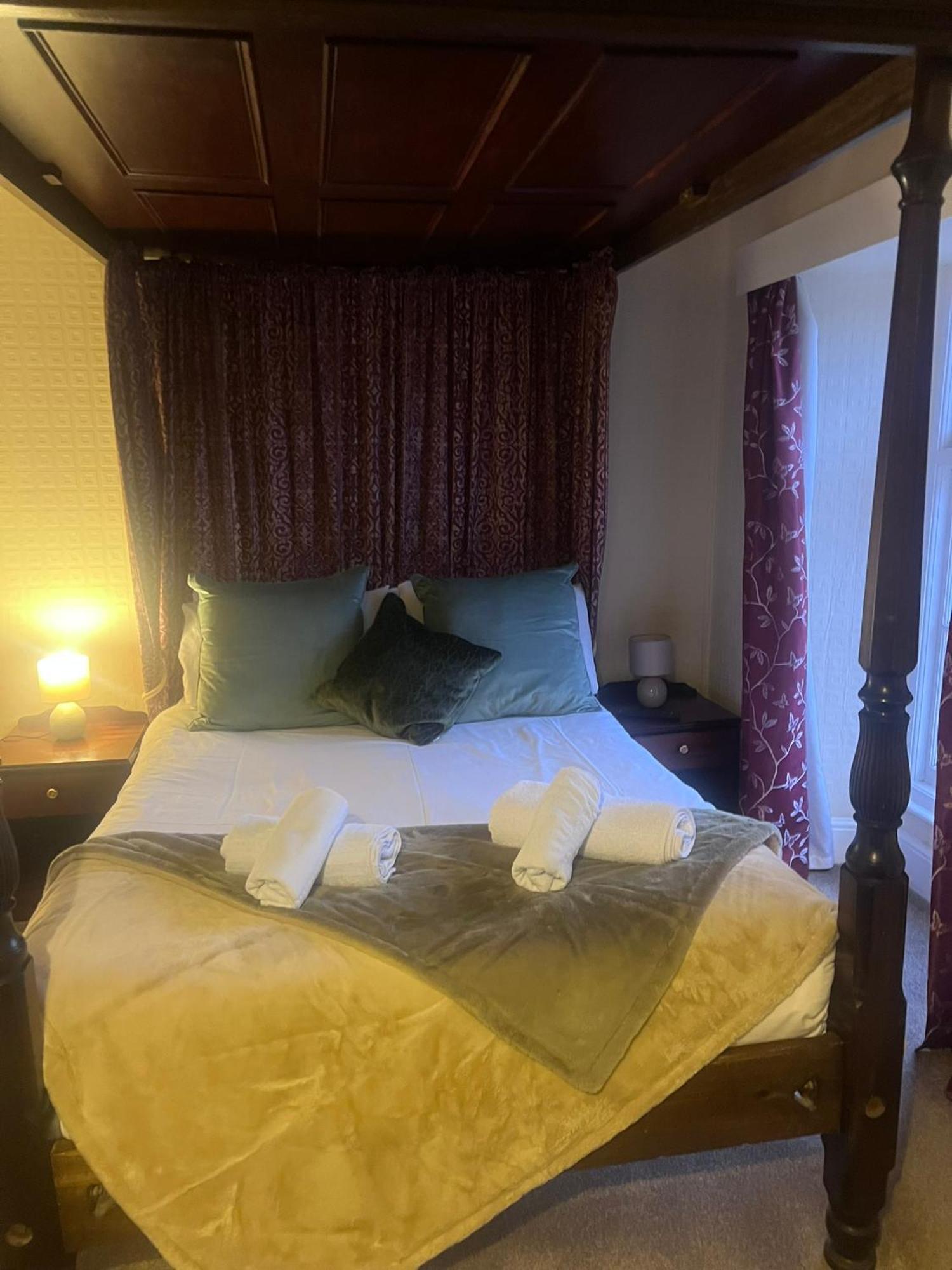 The Crown Hotel Lynton Bagian luar foto