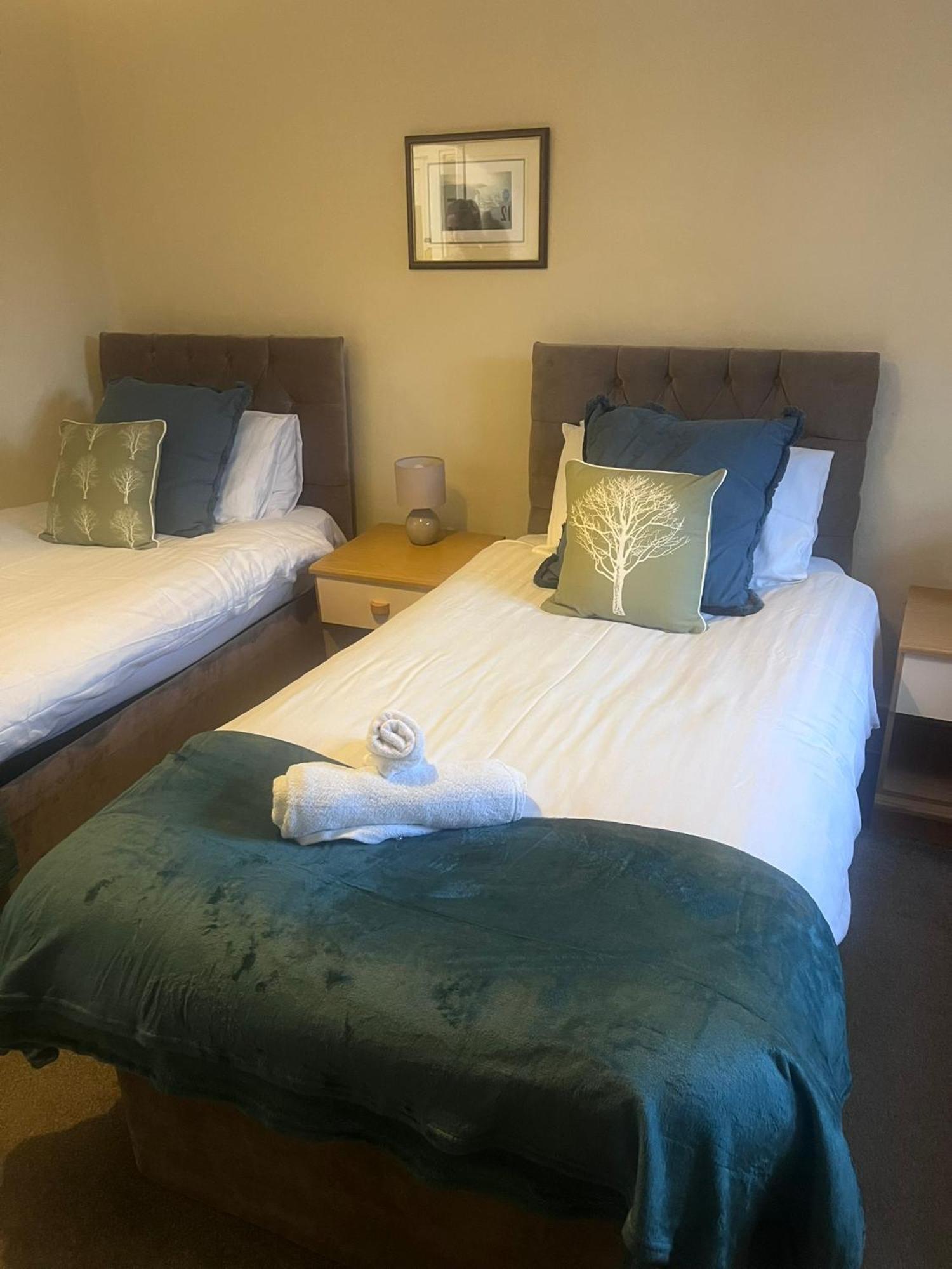 The Crown Hotel Lynton Bagian luar foto