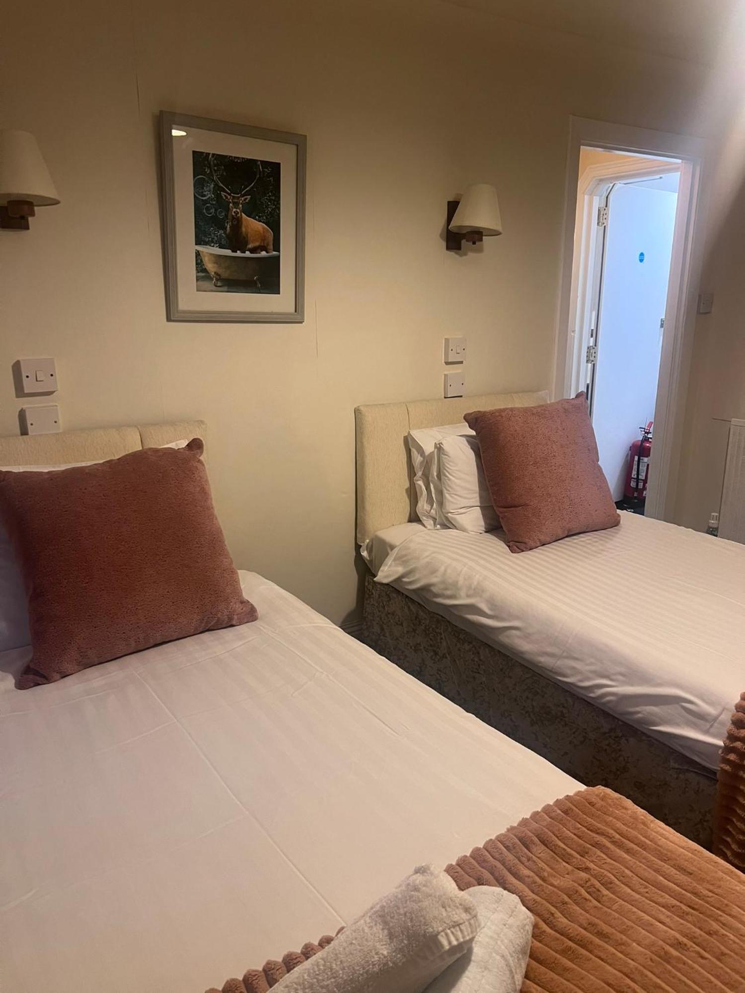 The Crown Hotel Lynton Bagian luar foto