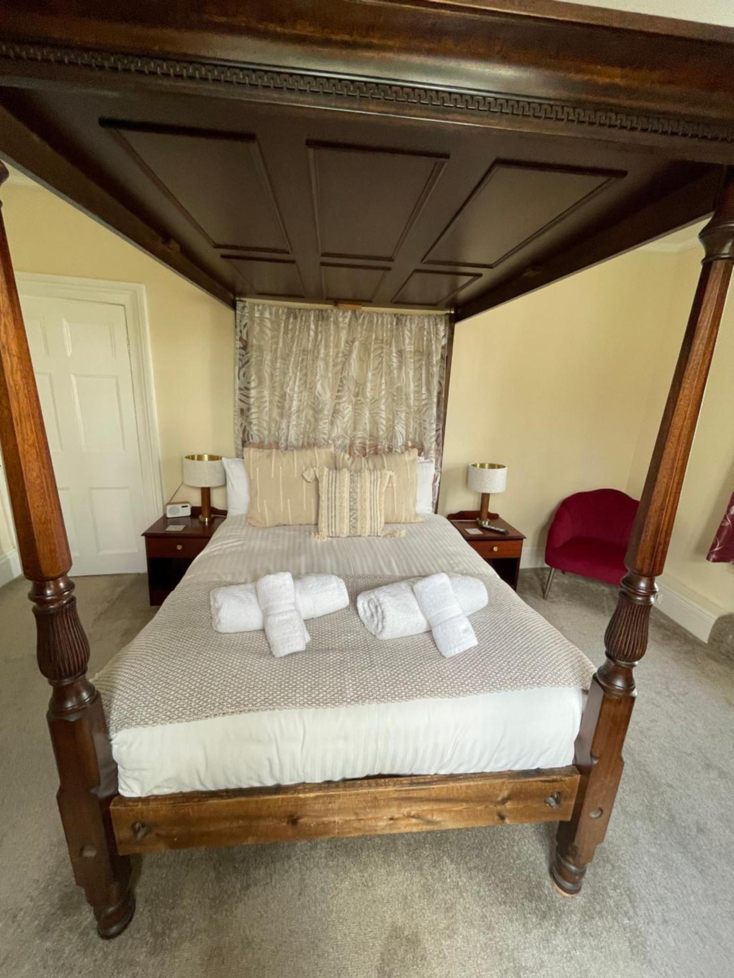 The Crown Hotel Lynton Bagian luar foto